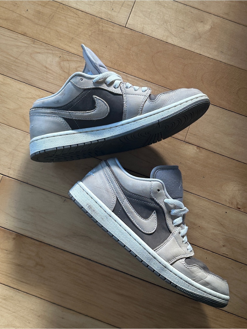 Women’s Nike Air Jordan 1 Low - size 9